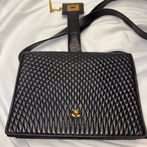 Bally Vintage Quilted Leather Pin Lock Closure Shoulder Bag RARE Gold Hardware - Picture 9 of 12